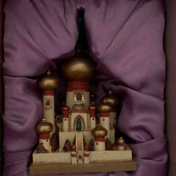 Disney Castle Collection Jasmine Aladdin Ornament - Picture 2 of 2
